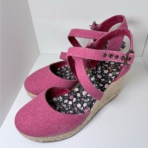 Stylish Pink Wedge Sandals